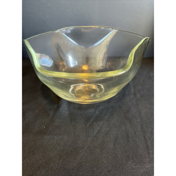 VTG Triangular Clear Serving Bowl with Hint of Yellow Iridescent Tint 5”X9.25” - Picture 7 of 14
